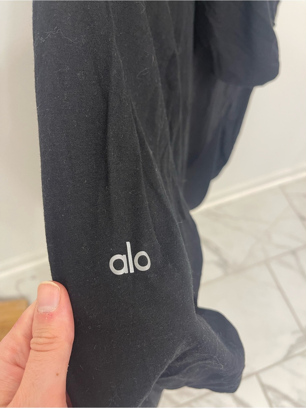 ALO Yoga Men’s Lightweight Black Pullover with White Logo